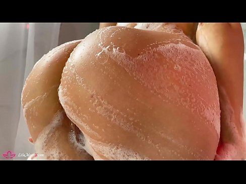 ❤️ Sinasasal ni Brunette ang Pussy gamit ang Vibrator sa Matinding Orgasm sa Shower ☑ Sex video sa amin ☑