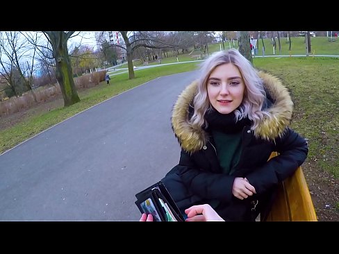 ❤️ Nilulon ang mainit na cum ng isang estranghero para sa pera - blowjob sa parke ni Eva Elfie ☑ Sex video sa amin ☑